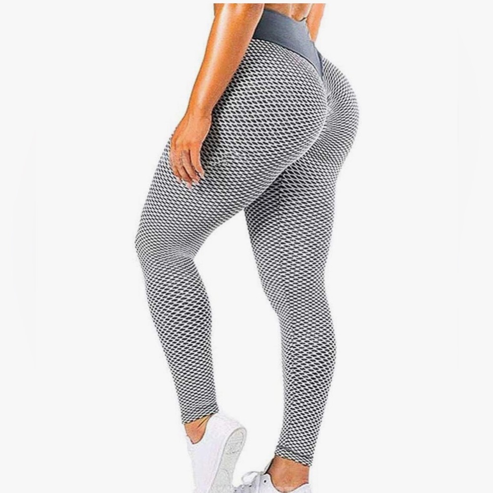 Gym butt lifting yoga leggings.
